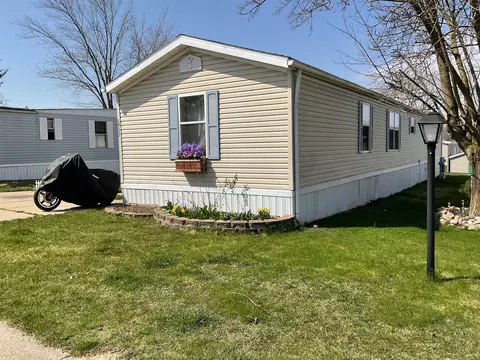 14111 Grant St, Plymouth, MI 48170