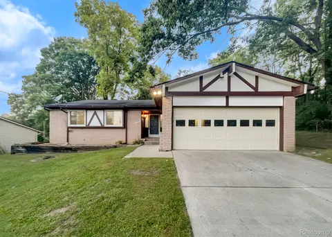 1832 Midvale St, Ypsilanti, MI 48197
