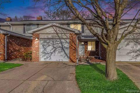 16842 Edloytom Way, Clinton Township, MI 48038