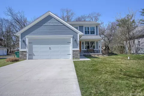 3129 Woodbury St, Commerce, MI 48390