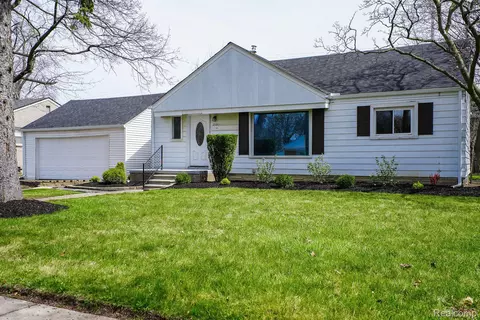20800 Ridgedale St, Oak Park, MI 48237