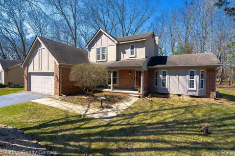 3531 Oak Mdws, Commerce, MI 48382