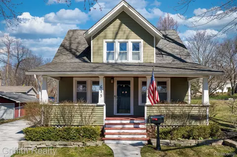 635 E Saint Paul St, Brighton, MI 48116