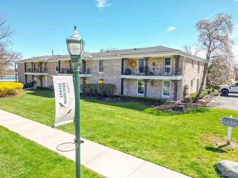 24212 E River Rd #1, Grosse Ile, MI 48138
