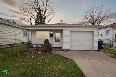 1937 Riverbank St, Lincoln Park, MI 48146