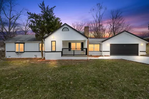 3275 Willet Ave, Rochester Hills, MI 48309