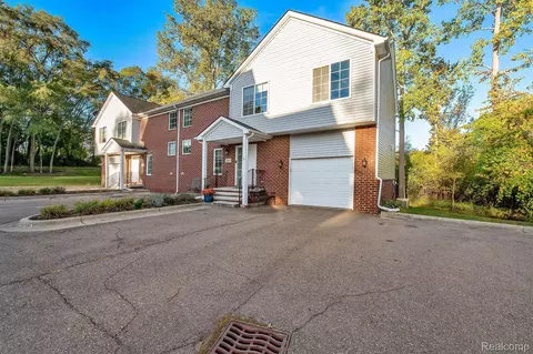 2040 Decker Rd, Walled Lake, MI 48390
