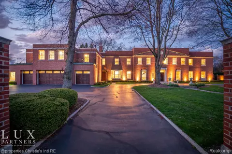 114 Lothrop Rd, Grosse Pointe Farms, MI 48236