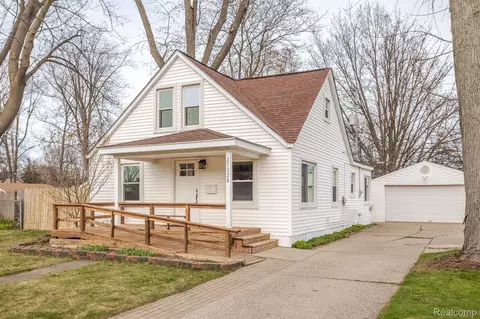27328 Hampden St, Madison Heights, MI 48071