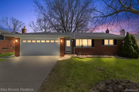 691 Ashburnham St, Auburn Hills, MI 48326
