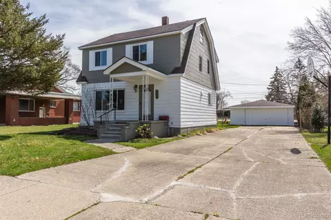 8440 Mckinley, Center Line, MI 48015