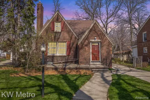 1900 Franklin Rd, Berkley, MI 48072