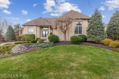 53733 Regency Hls, Shelby Township, MI 48316