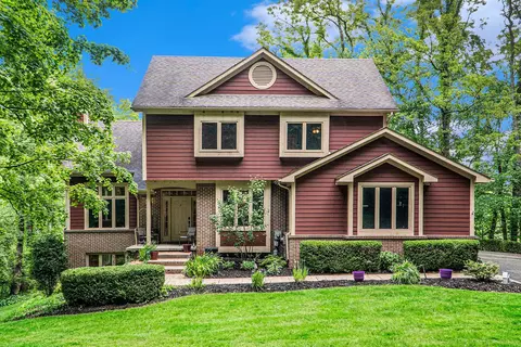 10249 Silver Lake Rd, Green Oak, MI 48116