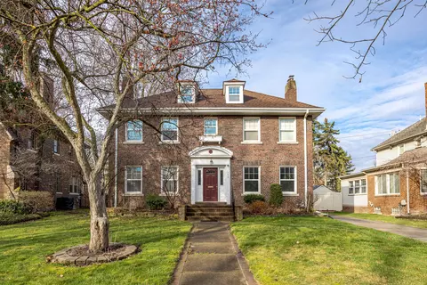 1435 Kensington Ave, Grosse Pointe Park, MI 48230
