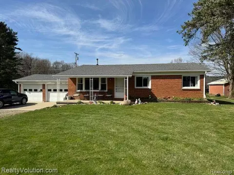1389 Bowers Rd, Lapeer, MI 48446