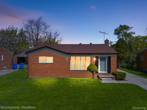 4517 Lutz Dr, Warren, MI 48092