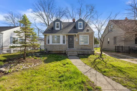 2616 N Main St, Royal Oak, MI 48073