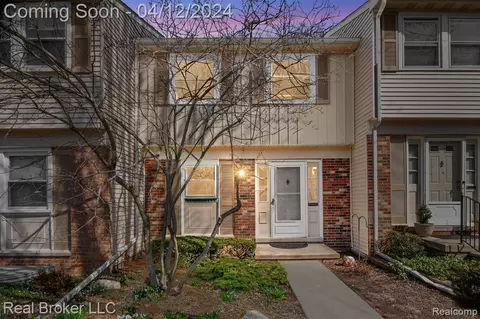5240 Breeze Hl #88, Troy, MI 48098