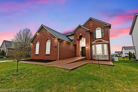27724 E Mockingbird Dr, Huron, MI 48134