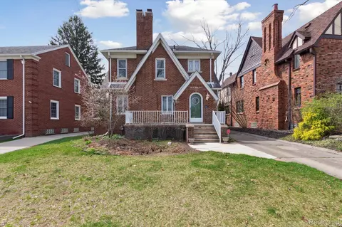 1134 Claremont St, Dearborn, MI 48124
