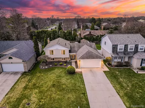 39411 Baroque Blvd, Clinton Township, MI 48038
