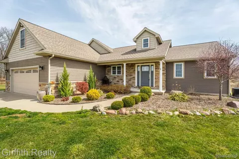 486 N Hacker Rd, Howell, MI 48843