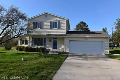 6051 Rocking Chair Rd, Grand Blanc, MI 48439