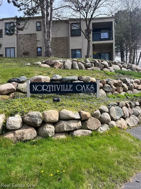 20810 Taft Rd #2, Northville, MI 48167