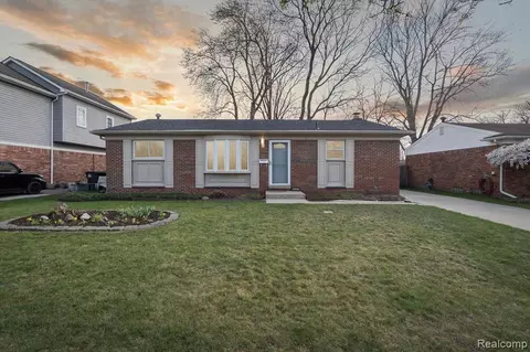 25587 Melody St, Taylor, MI 48180