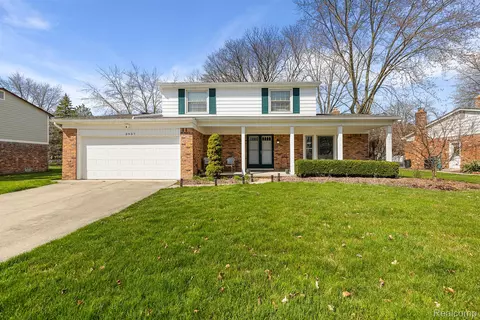 3937 Forge Dr, Troy, MI 48083 photo 1