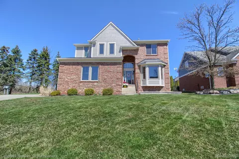 13085 Karl Dr, Plymouth, MI 48170