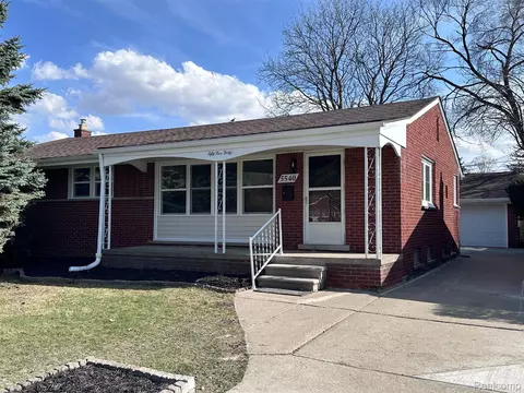 5540 Streefkerk Dr, Warren, MI 48092