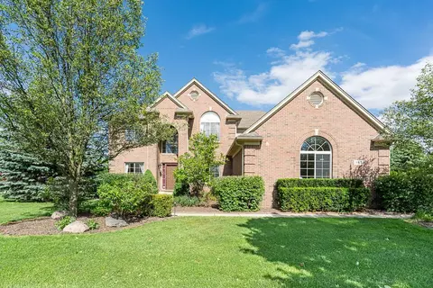 985 Monterey Ln, Rochester Hills, MI 48307
