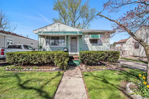 12151 Cardwell St, Livonia, MI 48150