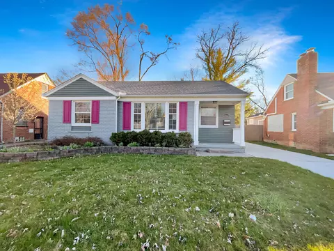 1567 Penistone St, Birmingham, MI 48009