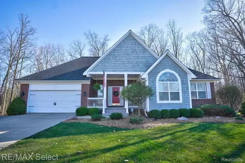 5349 Sandalwood, Grand Blanc, MI 48439