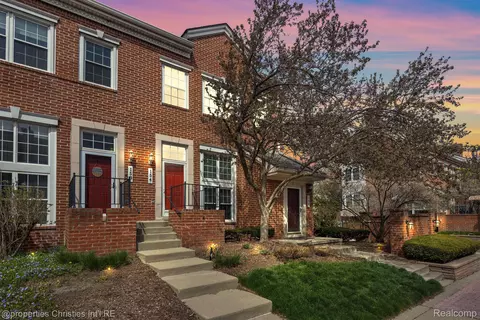 154 Allenhurst Ave, Royal Oak, MI 48067