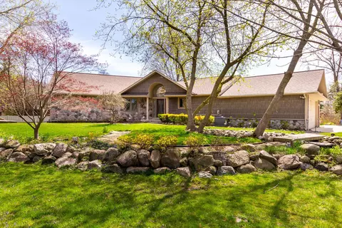 26235 Dreschfield Ave, Grosse Ile, MI 48138