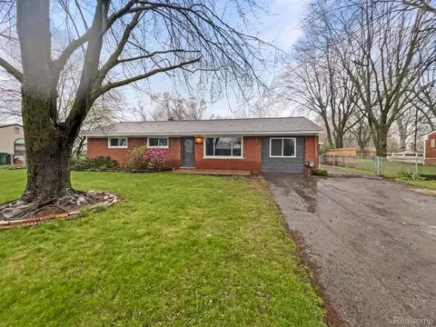 2441 Hearthside Dr, Ypsilanti, MI 48198