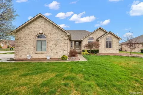 54836 Chickasaw Dr, Macomb, MI 48042