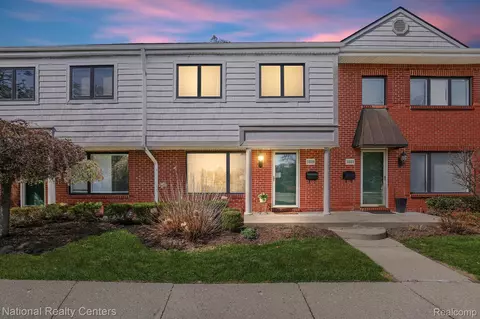1029 N Old Woodward Ave, Birmingham, MI 48009