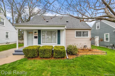 23186 Violet St, Farmington, MI 48336