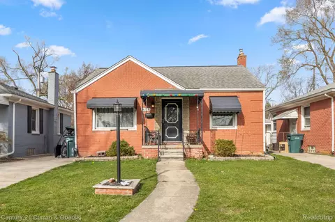 4216 Duplex Ave, Lincoln Park, MI 48146