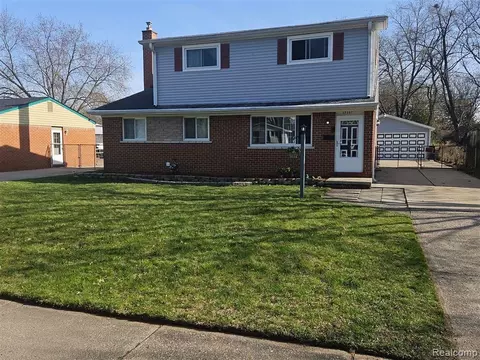 32337 Bock St, Garden City, MI 48135