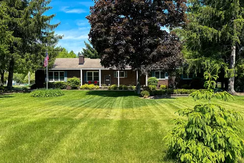 10443 N Territorial Rd, Plymouth, MI 48170