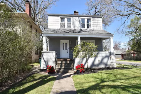 371 E Lewiston Ave, Ferndale, MI 48220