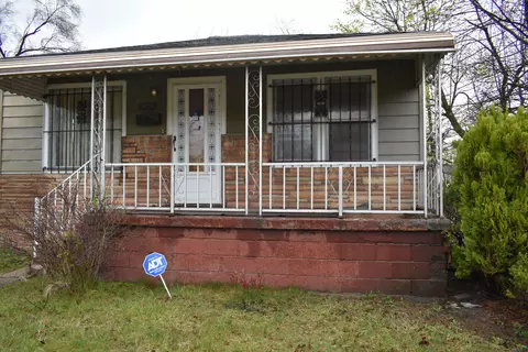 21004 Parkside Blvd, Royal Oak, MI 48220