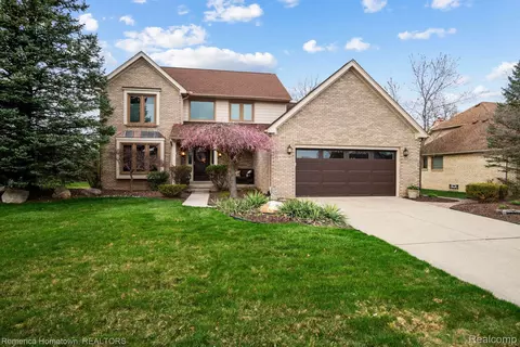47352 Northgate Dr, Canton, MI 48188