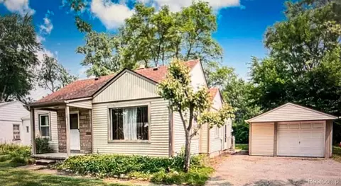 19346 Angling St, Livonia, MI 48152